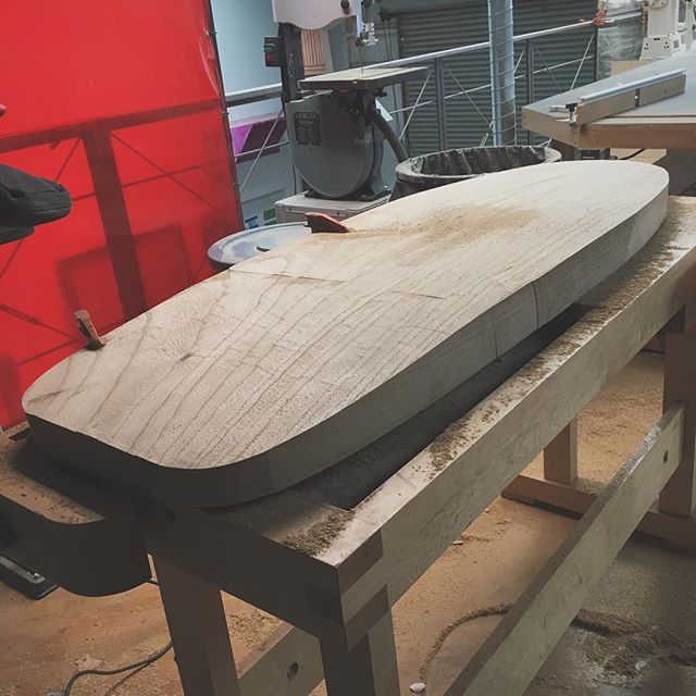 Finally starting my #minisimmons from a solid slab of #paulownia thanks @moon_machine_ ! I've never shaped a surfboard before but started by making a template from the many drawings/photos on the web. See what happens...