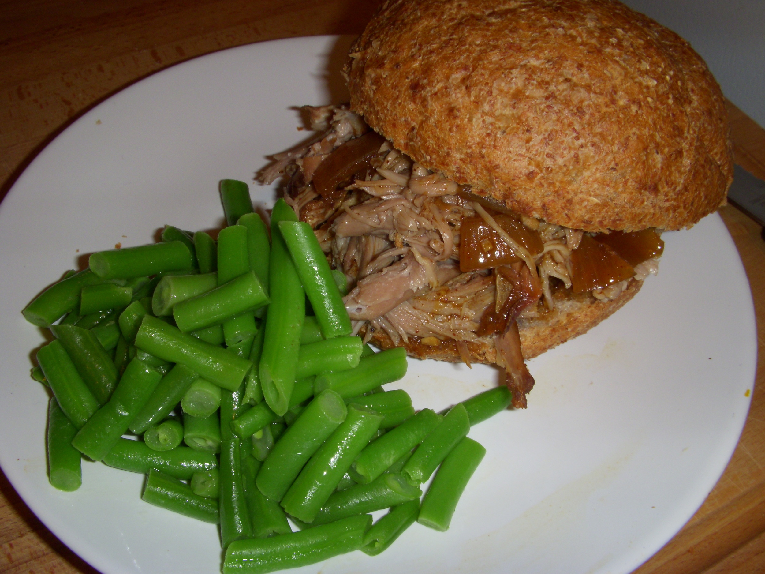 Slowcooker Pulled Pork Sandwich