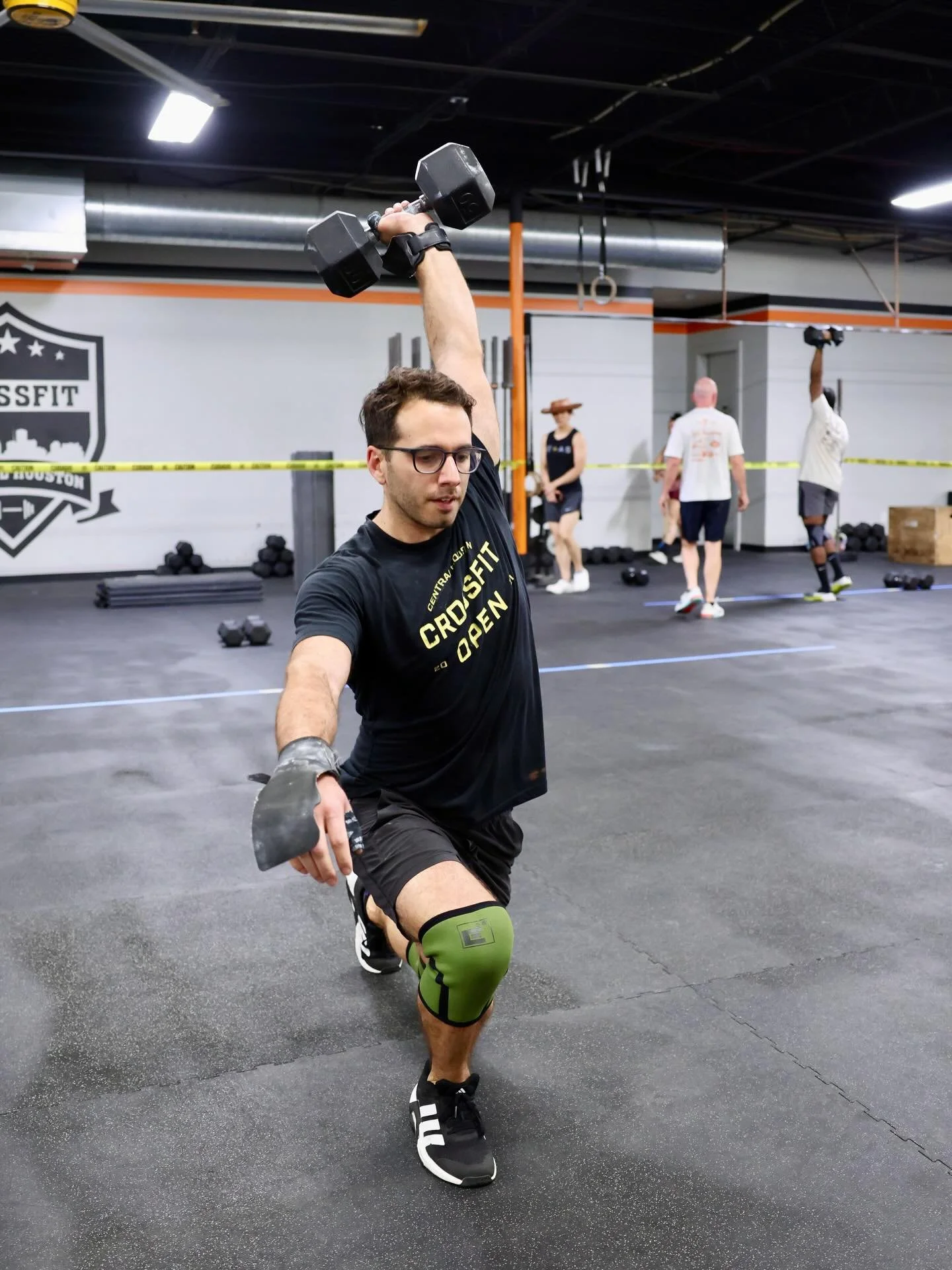 Good luck to these guys at @crossfitkatyevents Bring the Heat this Saturday!

@jerameyhintz and @ttlekich will be competing in the MM Intermediate division (Cirque de Sore Legs)

@alexdiaz1 and his partner will be competing in the MM Masters division