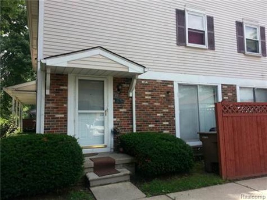 2bd/1bath • 38 Beechwoode Lane • Pontiac, MI