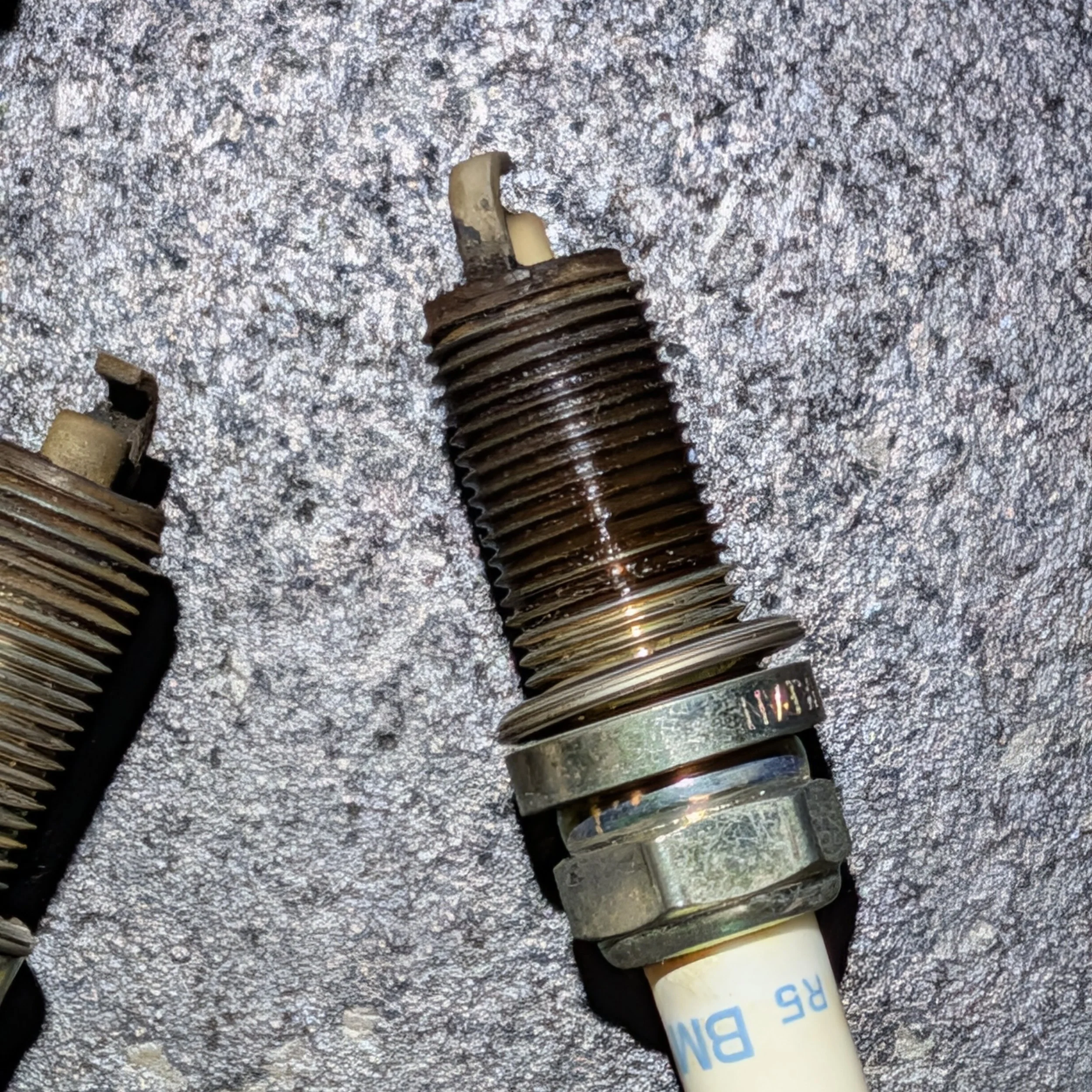 20260820_CoilsAndPlugs_Cylinder5Plug.jpg