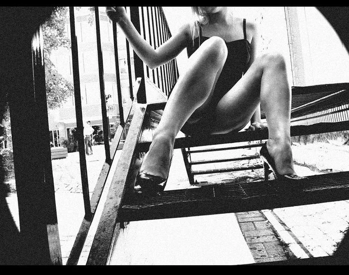 port024-legs.jpg