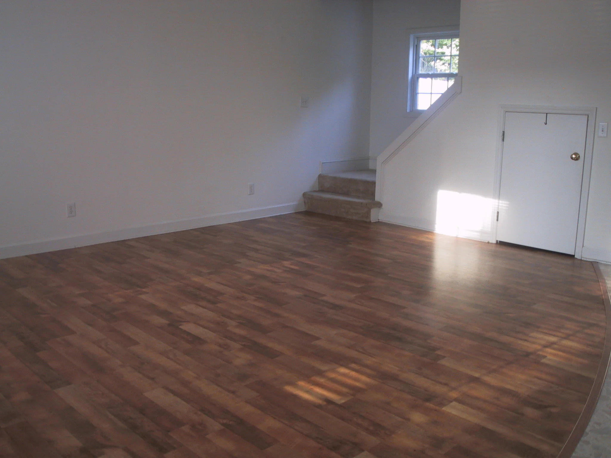 living room of the one bedrm.JPG