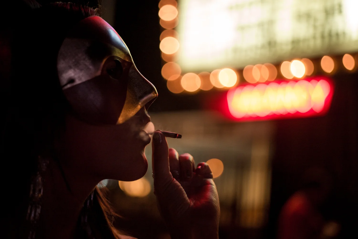 SmokeChick-1.JPG