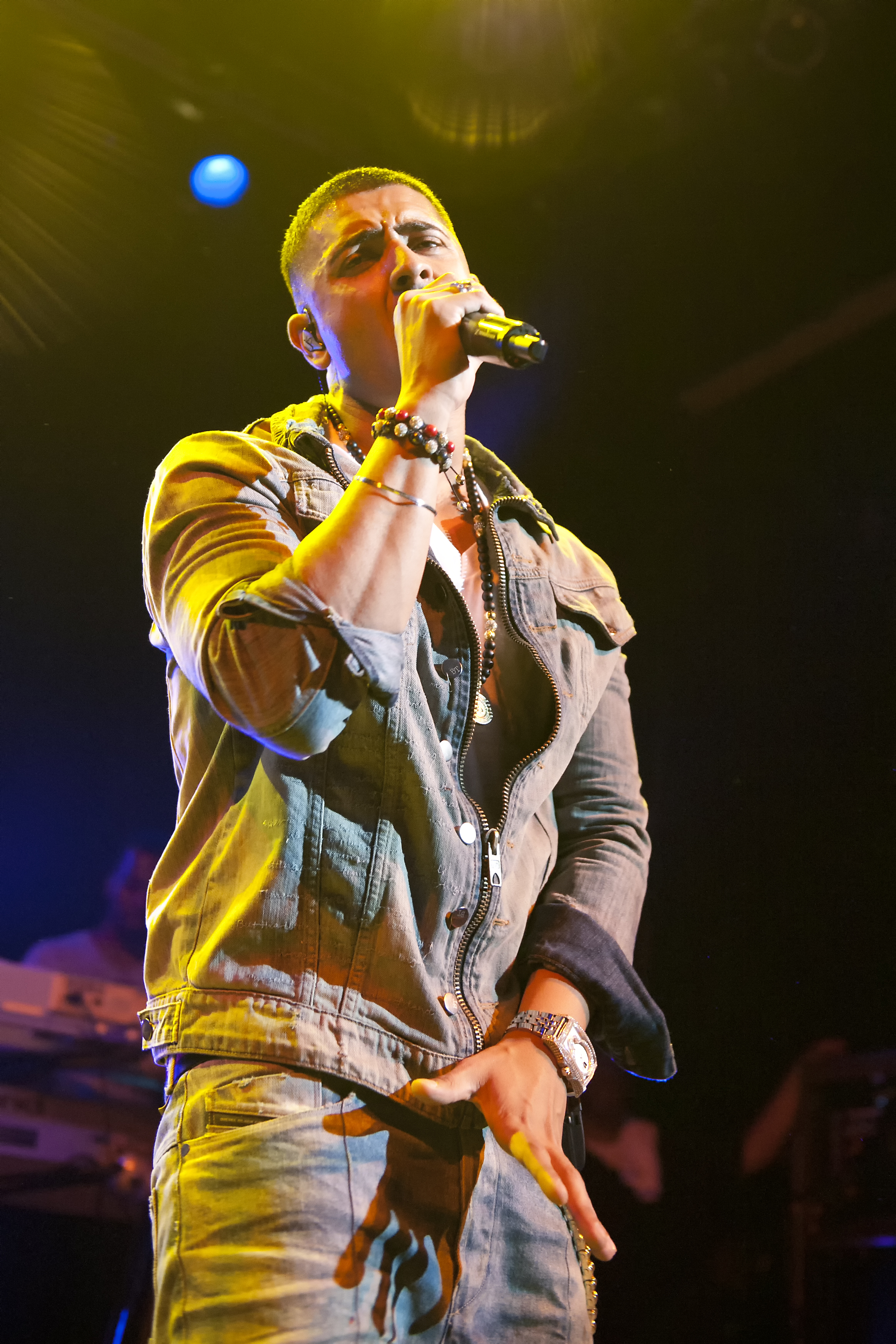  HOLLYWOOD, CA – British artist Jay Sean performs his 2009 hit “Do You Remember” at the House of Blues on Tuesday, September 20, 2011. 