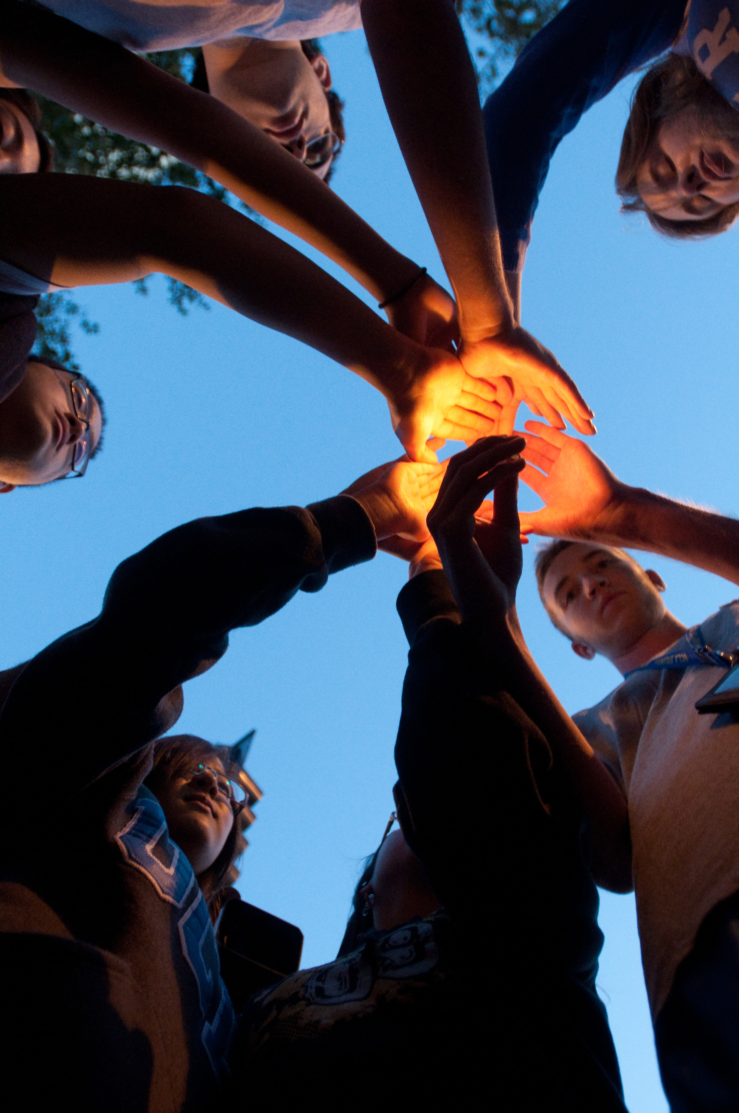  LOS ANGELES, CA – Students gather around a candle and share a moment in remembrance of John Wooden outside Ronald Reagan UCLA Medical Center on Friday, June 4, 2010. 
