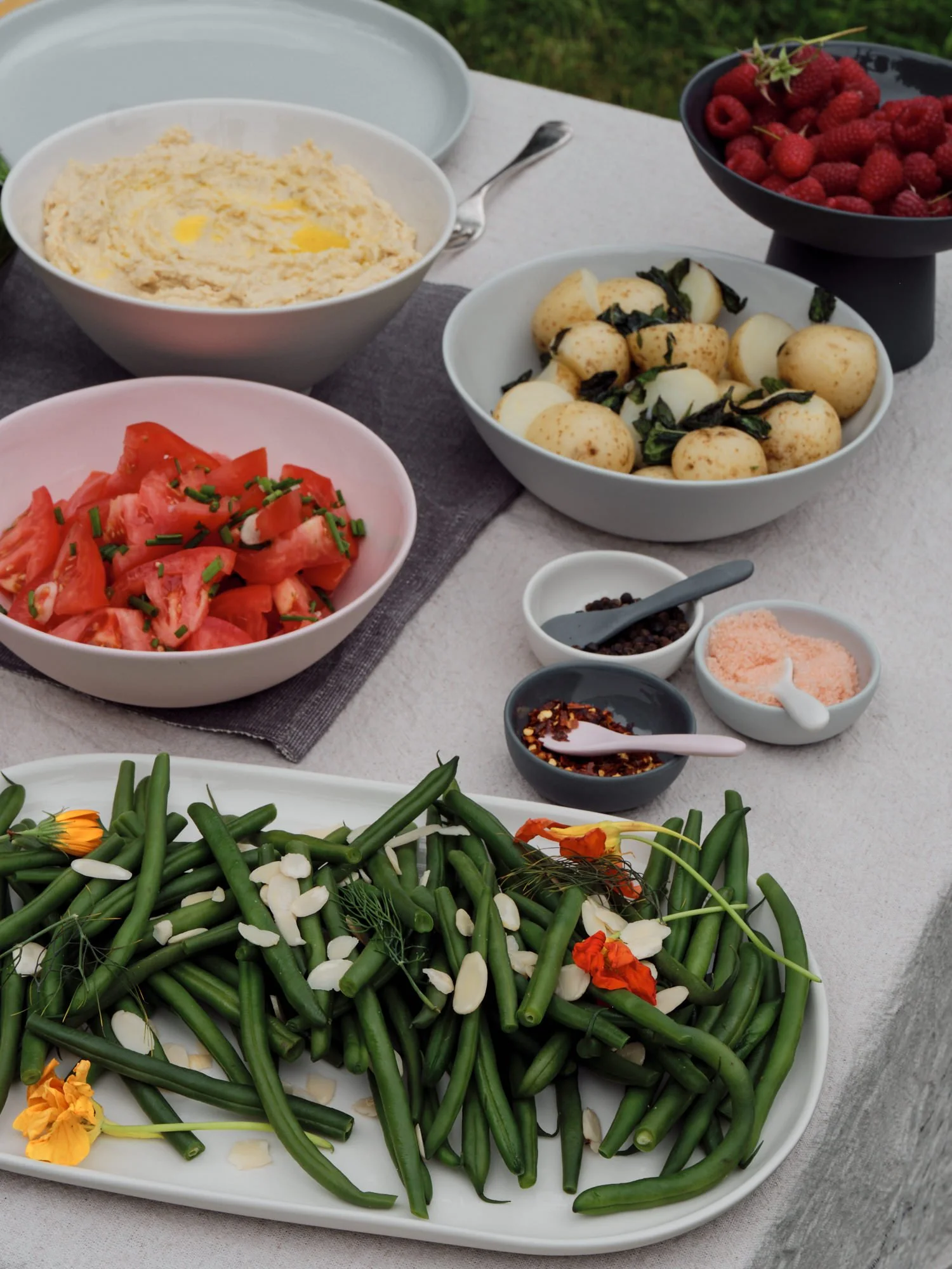Lou_Sue_Pryke_Table_14.8.2411.jpg