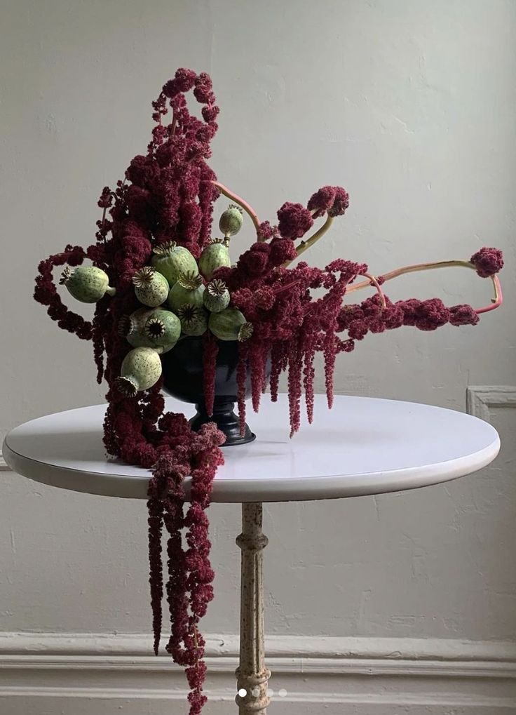 Forrest_Glover_Design_Home_Decor_Blog_Trends_2023_Thanksgiving_Black_Color_Trend_Dark_Holiday_Interior_Design_Table_2024_Christmas_Decor_(15).jpeg