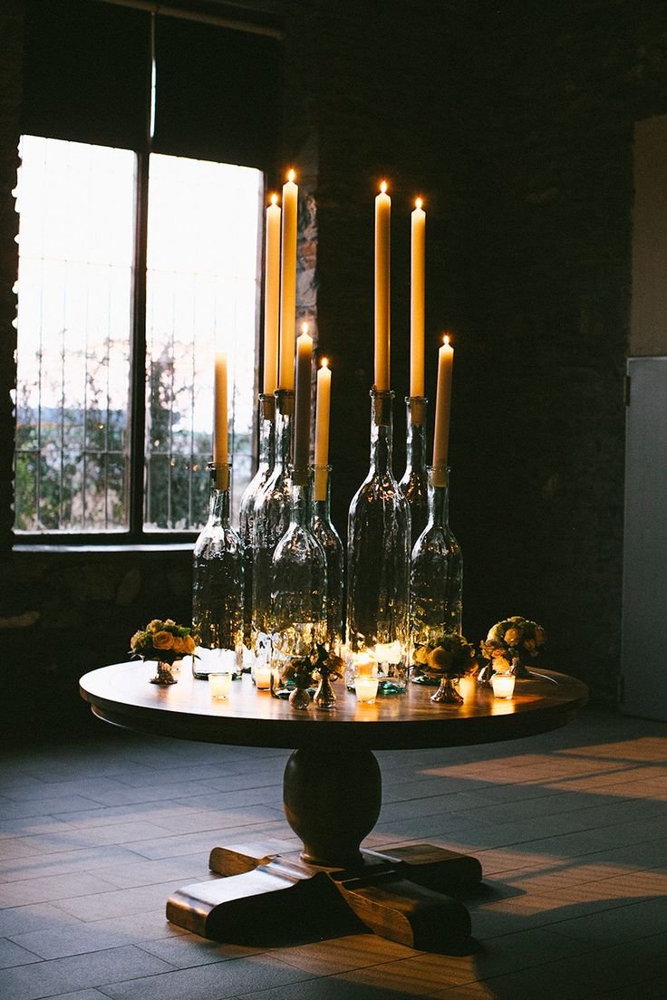 Forrest_Glover_Design_Home_Decor_Blog_Trends_2023_Thanksgiving_Black_Color_Trend_Dark_Holiday_Interior_Design_Table_2024_Christmas_Decor_Rustic Glam Wedding Inspiration.jpeg