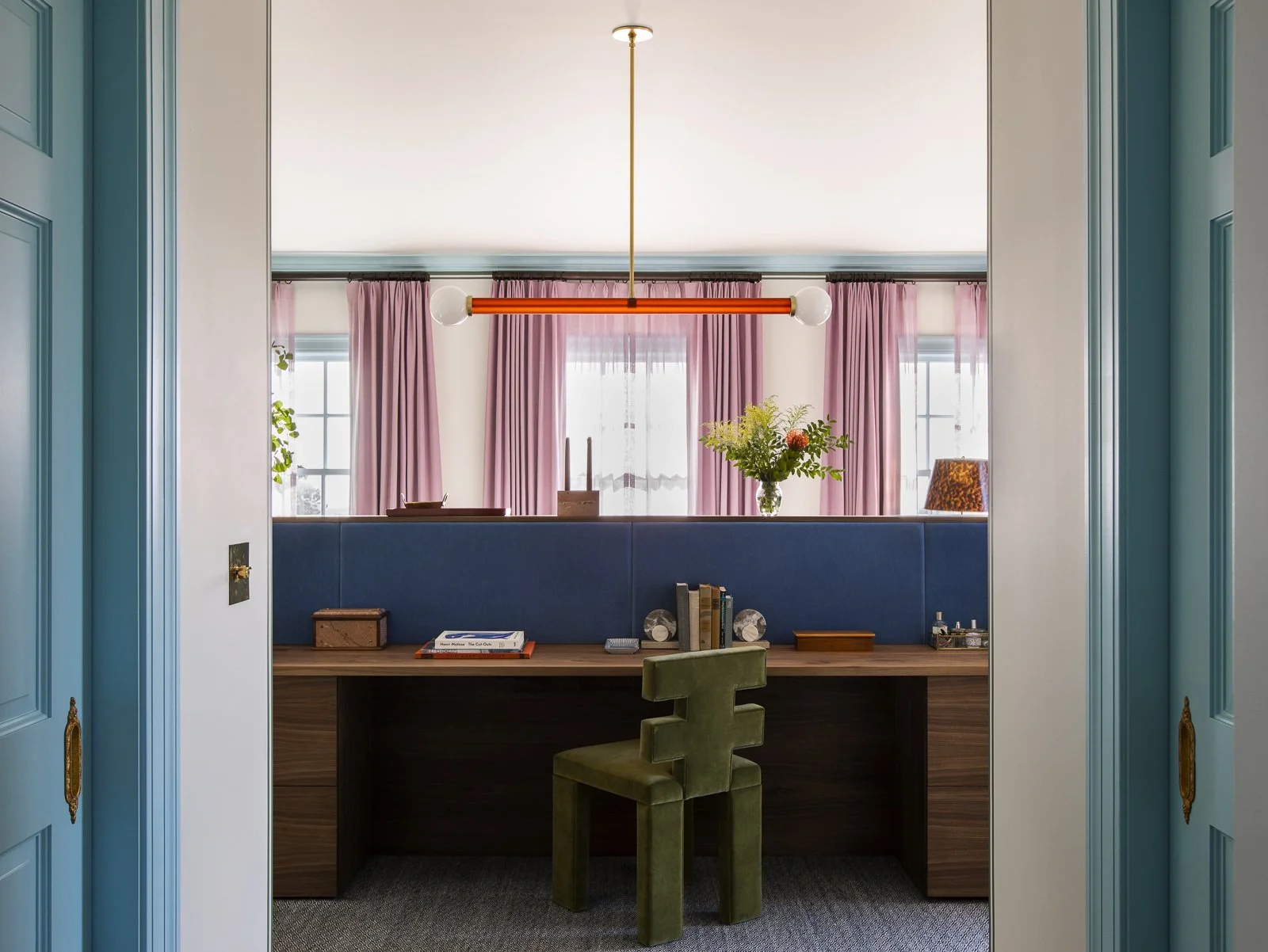 interior-design-trend-and-tendencias-2024-mega-color-trend-2024-dusty-violet_Joliet-Eucalyptus-Final-346.jpeg
