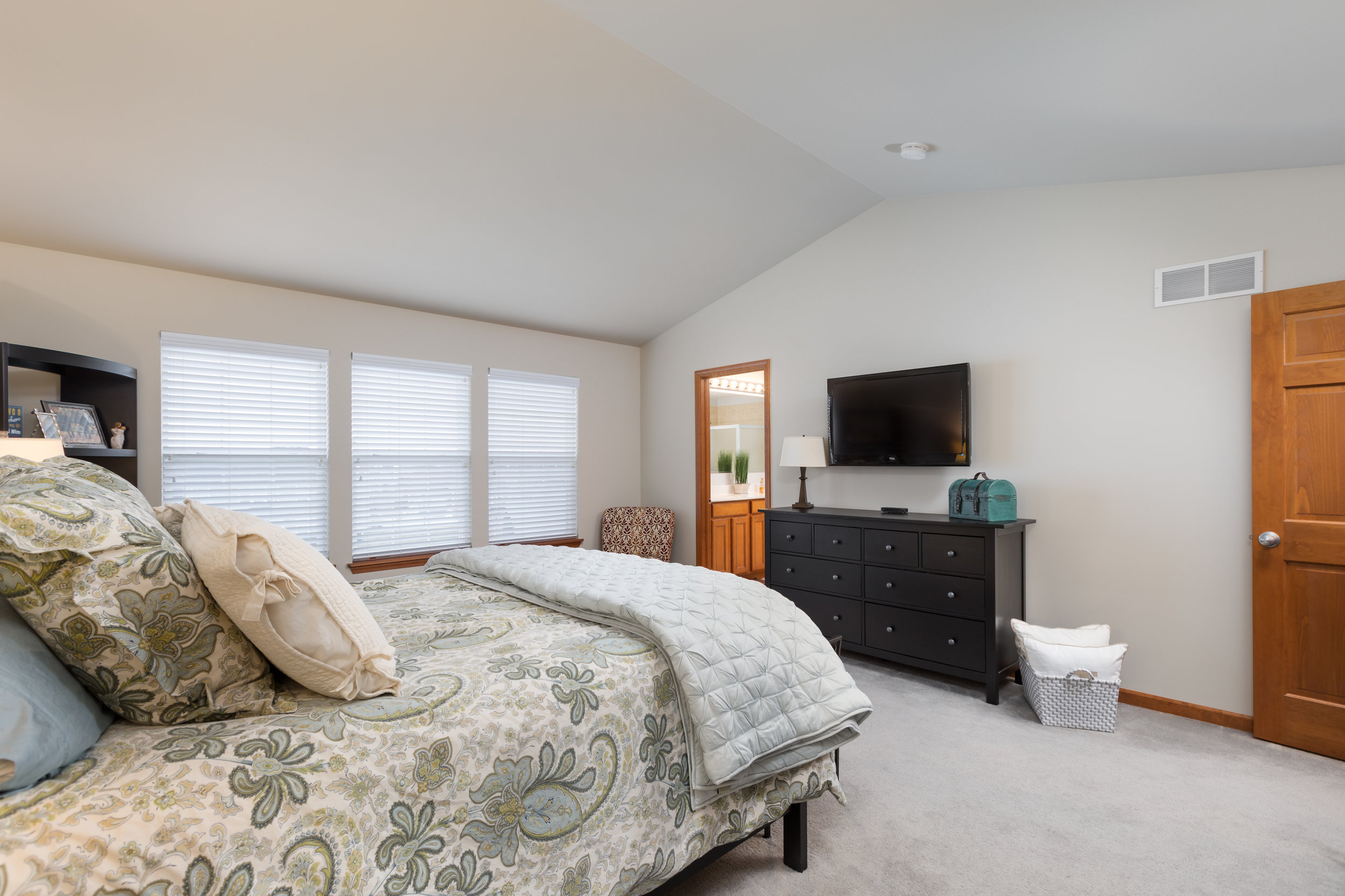 Master Bedroom 2.jpg