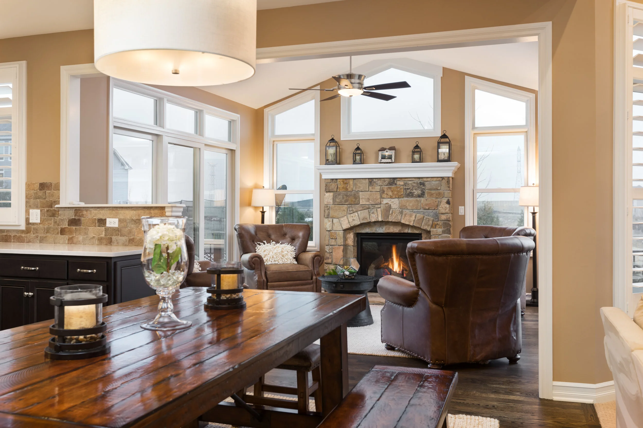 DInette to Hearth Room.jpg