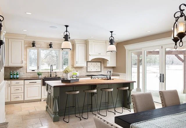 A pleasure to photography this freshly staged home. #interiorphotographer #homeoftheday #realestate #realty #realtormedia #realestatephotography #realestatephotographer #luxuryhome #luxuryproperty #kitchen #interiordesign #homestaging #architectureph