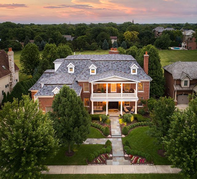 Another beauty in Naperville, IL. #realestatephotography #luxuryhome #realty #realtor #mansions #luxuryrealestate #architecturephotography #aerialrealestate #drone #phantom4pro #homeexteriors #twilightphotography #propertygram