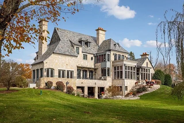 Really loved the blend of materials inside and out on this beautiful home I had the pleasure of photographing. #architecturephotography #realestatephotography #luxuryhome #luxuryhomes #mansion #housegoals #realestate #realty