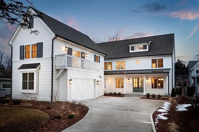 Really enjoyed the opportunity to do a video on this home and also capture a twilight along with some extras thrown in there. #realestate #realestatephotography #realestatephotographer #luxury #luxurylisting #newhome #newconstruction #twilightphotogr