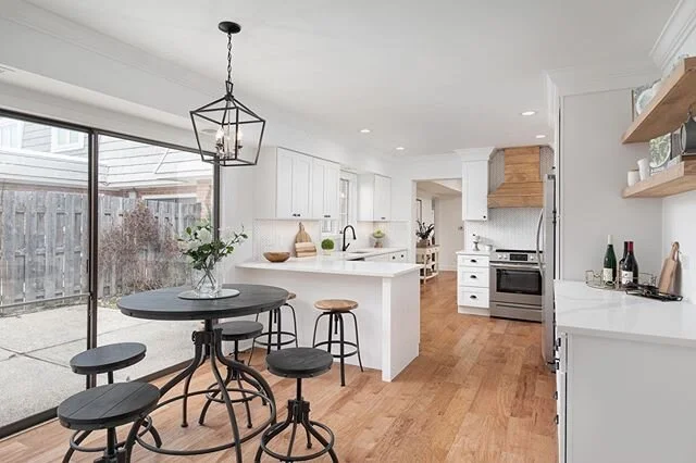 Hard to beat walking into a fully remodeled interior.  #realestatephotography #realty #realtor #realestate #homeremodeling #remodeledhome #architecture #architecturephotography #townhomerenovation #canon5d #5dmarkiv #ad200 
#interiordesign #interiorp