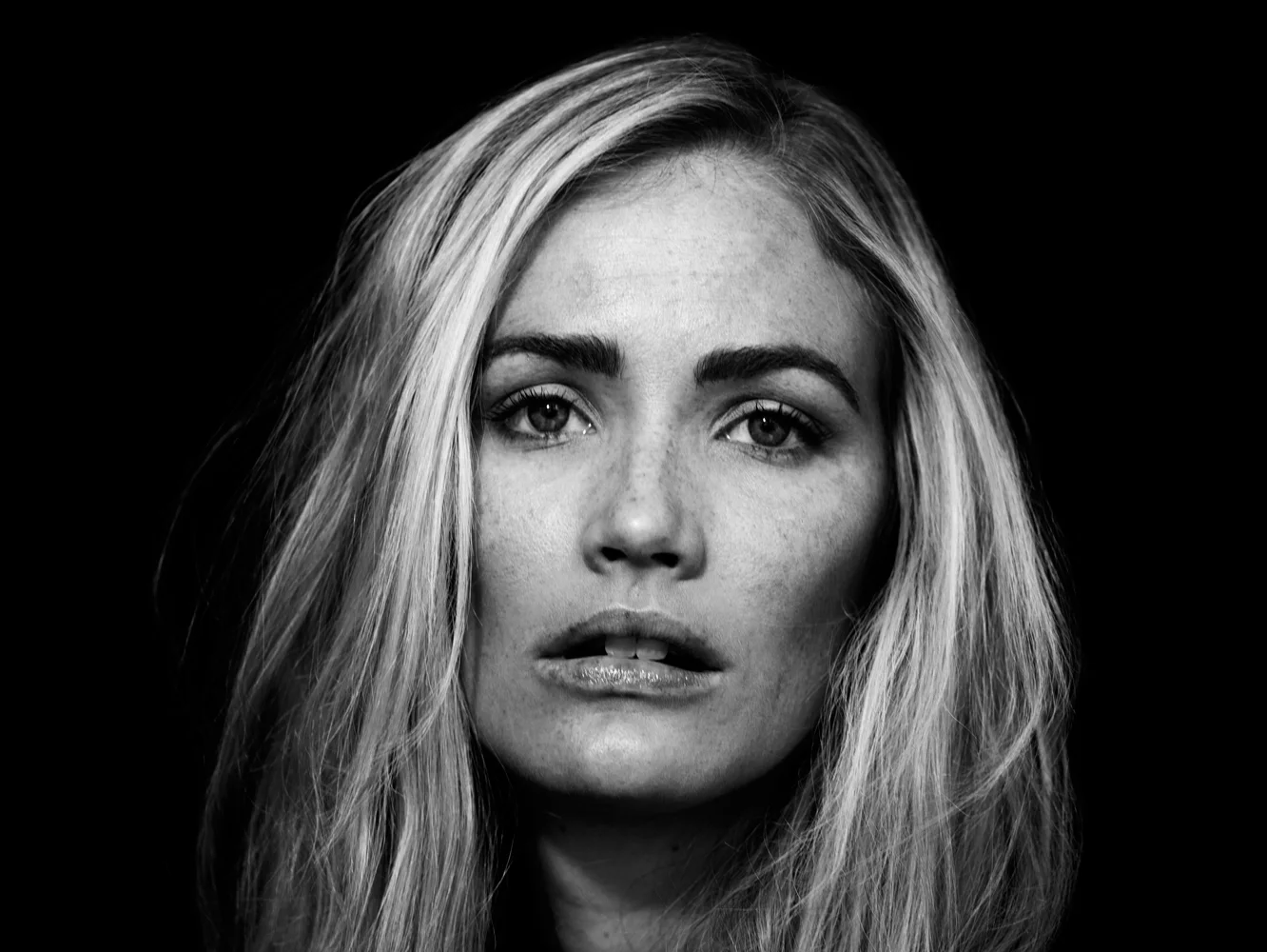 B&W_BEAUTY_4913.jpg