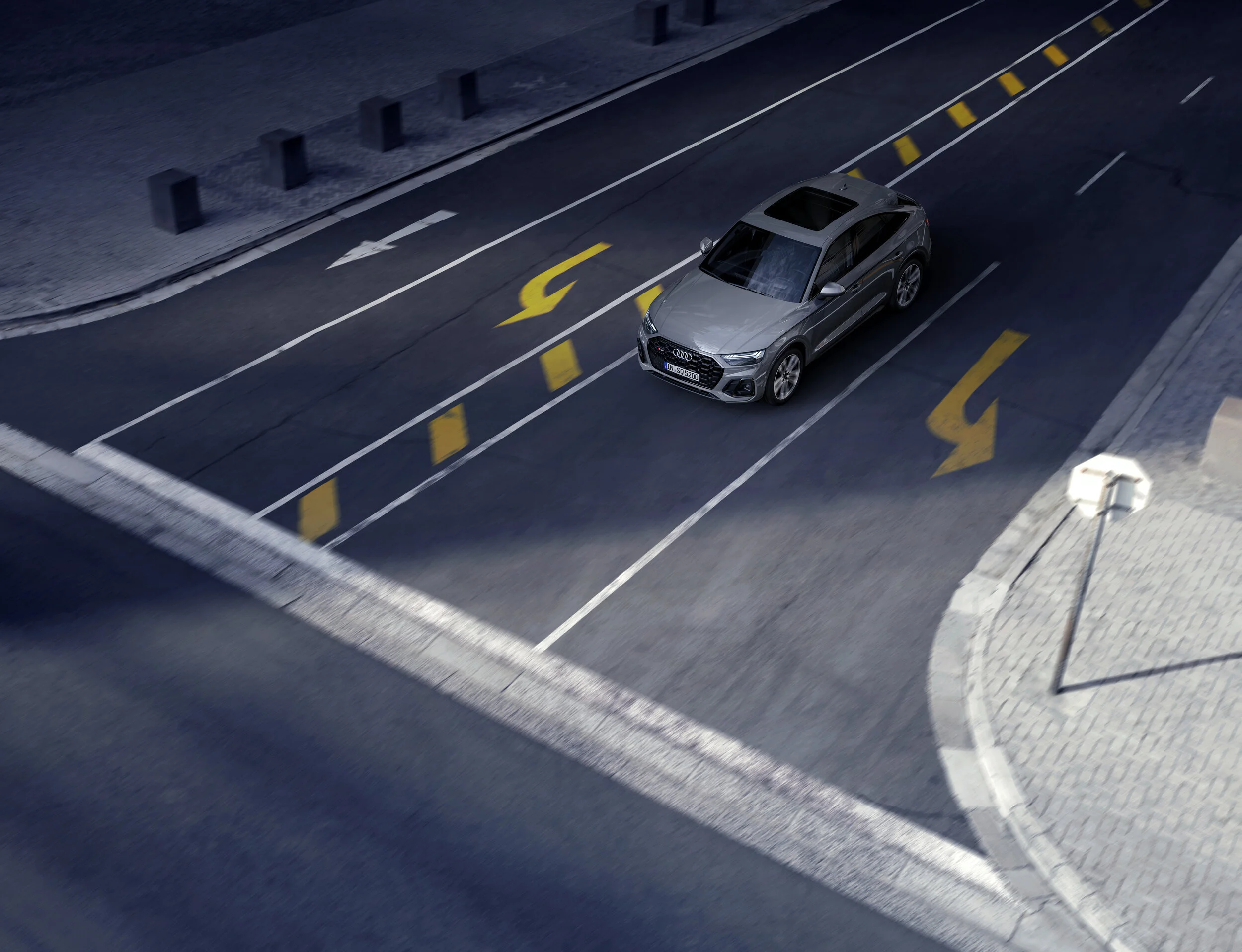 MS36_DRIVING_TOPSHOT_COMP_01_150dpi.jpg