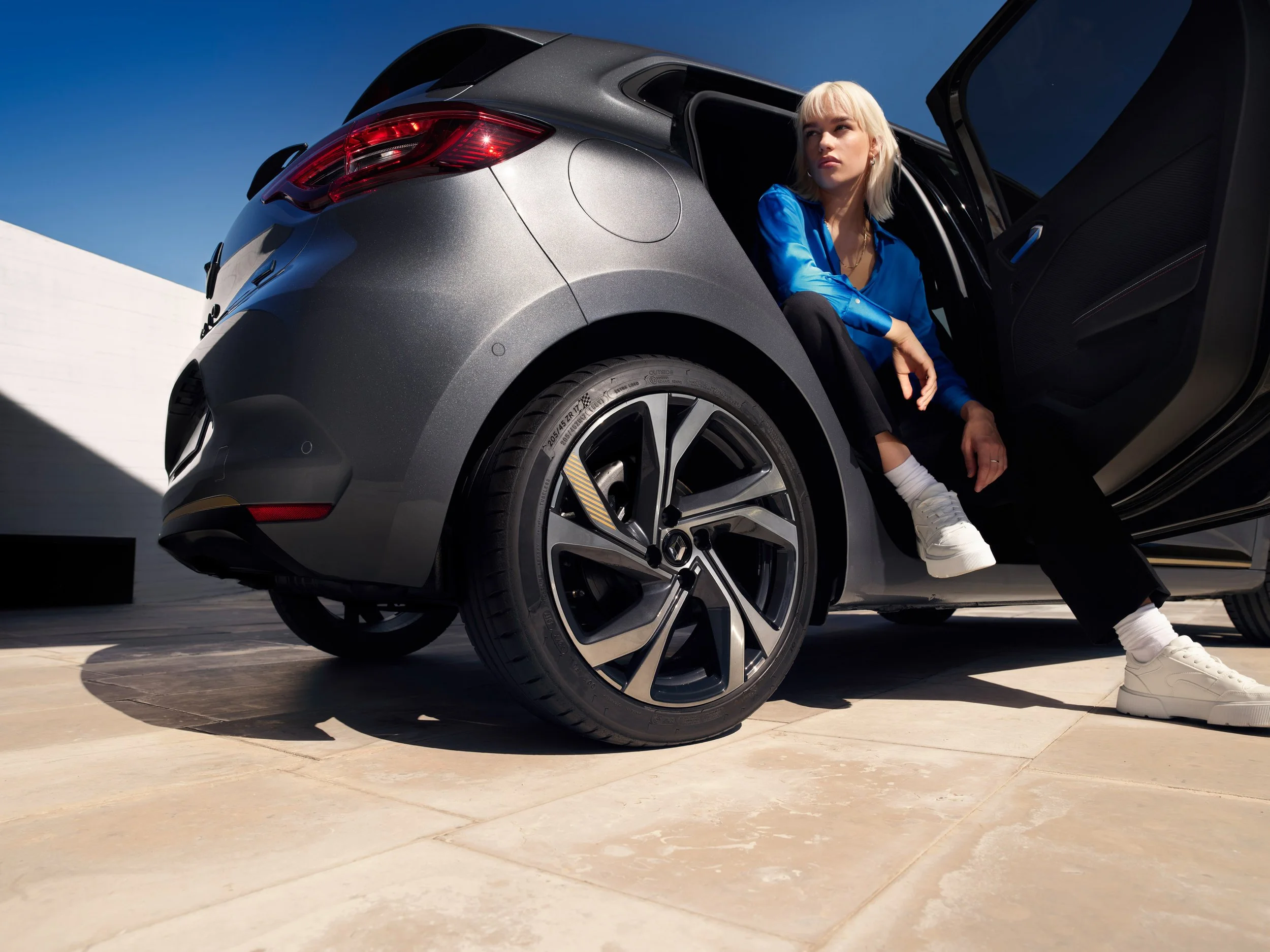 RENAULT_CLIO_LIFESTYLE_RGB ECIRGB V2.jpg