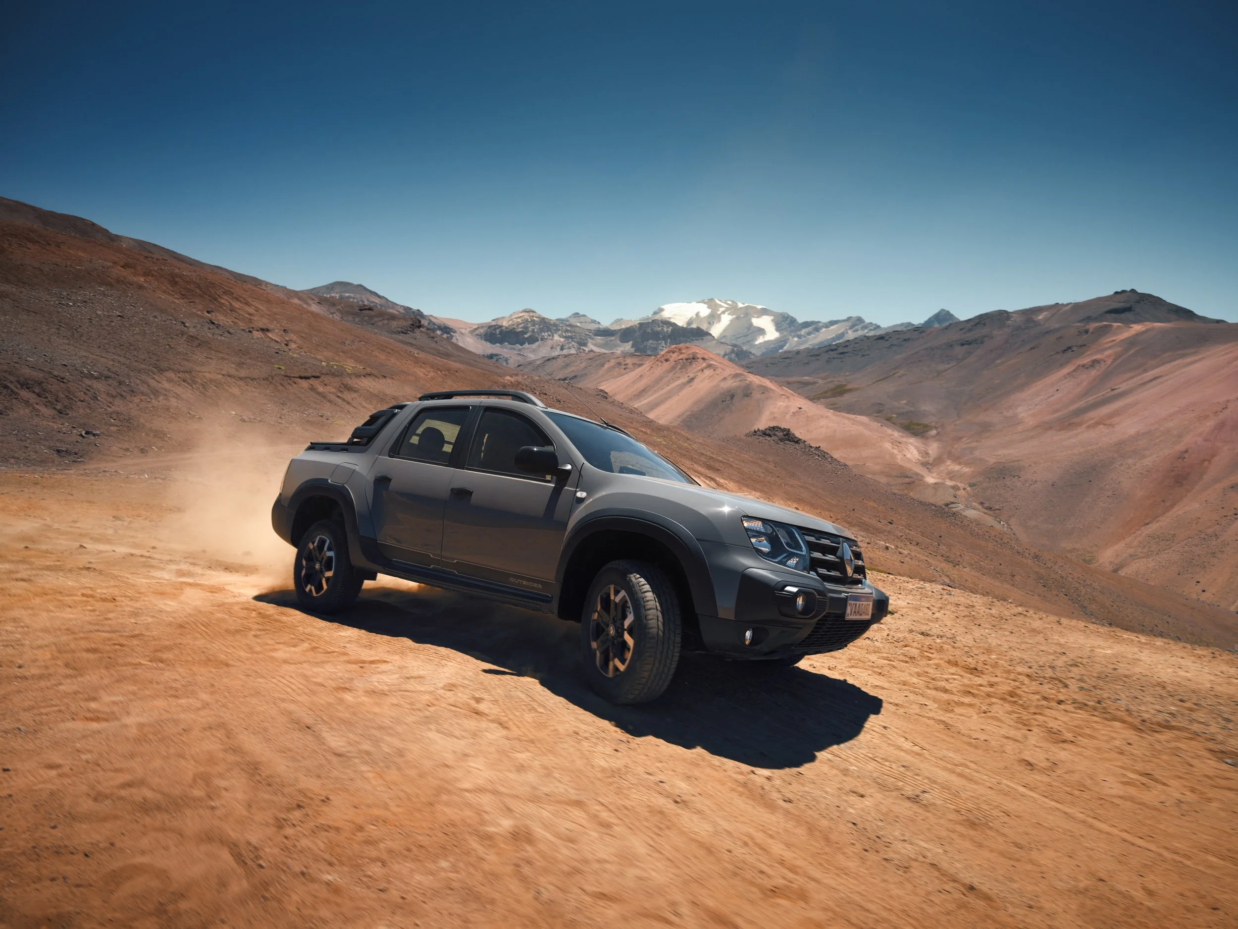 RENAULT_OROCH_7_8_FRONT_4x4_DYNAMIC_RGB.jpg