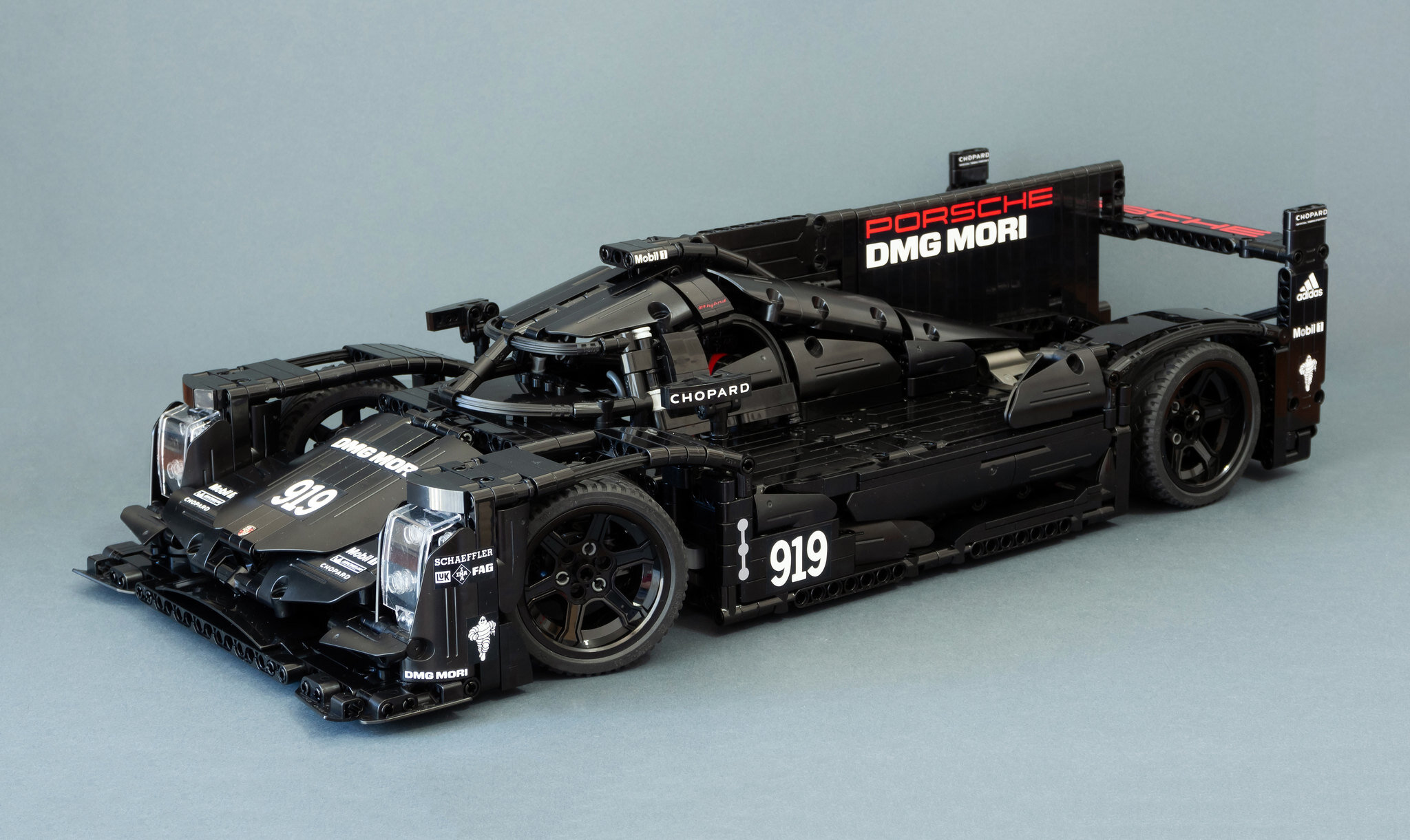 LEGO Porsche 911 GT3 RS 4.0 - BrickNerd - All things LEGO and the LEGO fan  community