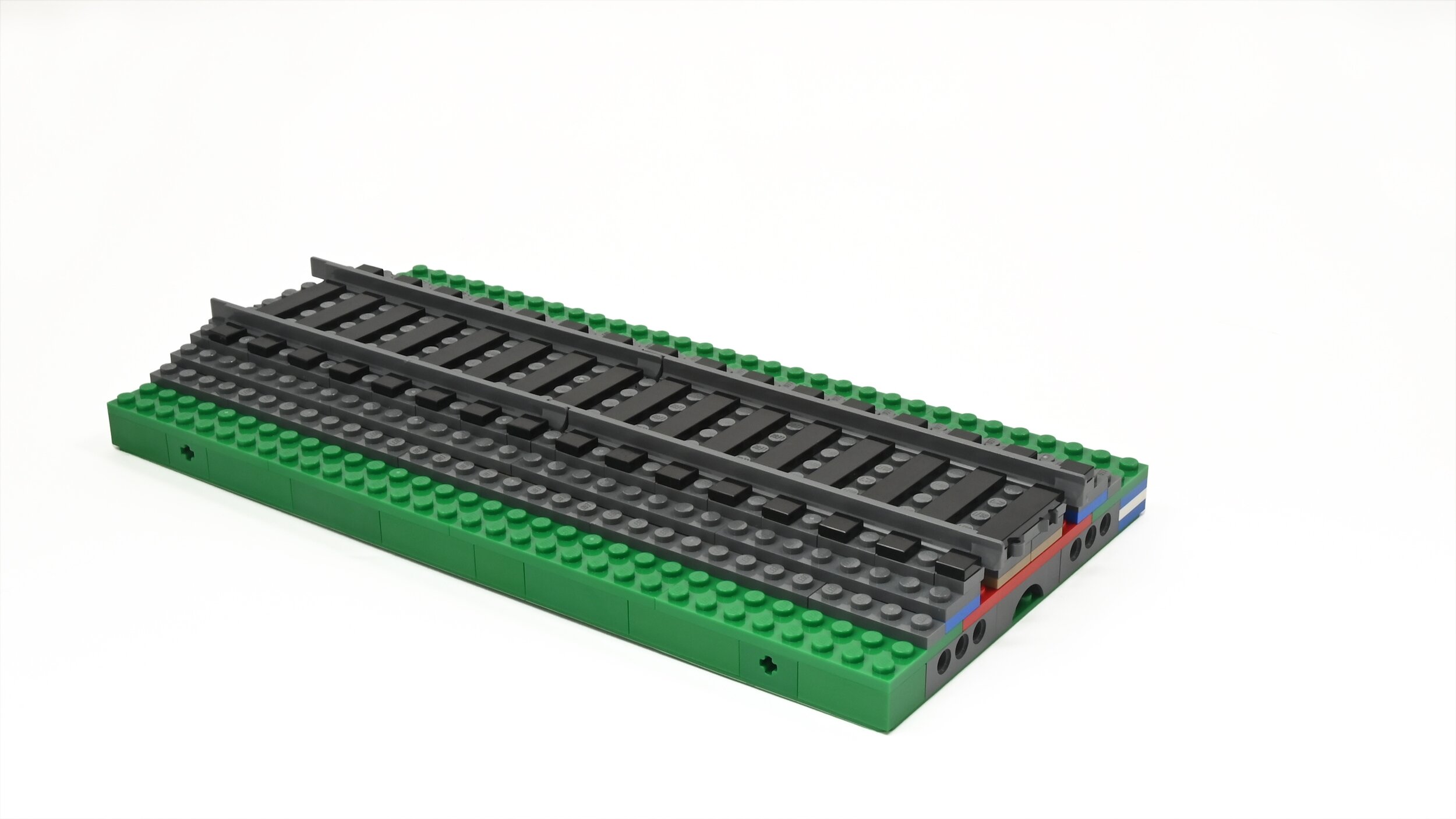 MILS 16x32 Track Module with Decorative Green Border