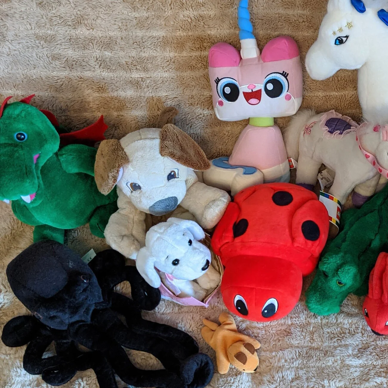 Huggable LEGO Creatures: Ooh, Now That's Plush!