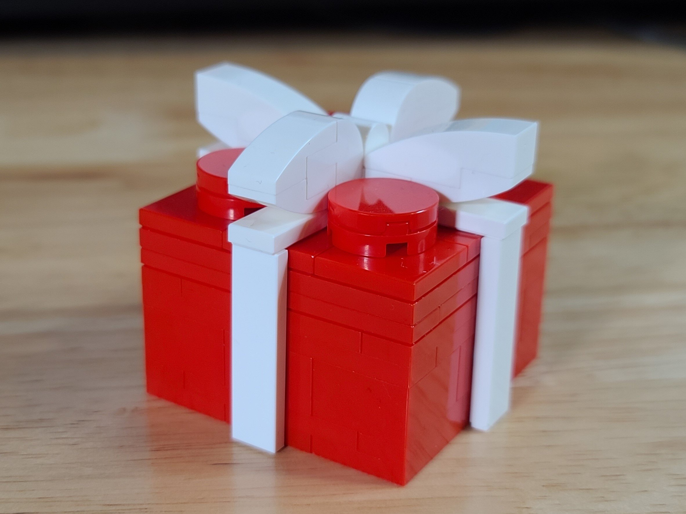 BrickNerd LEGO Present Box - 1.jpg