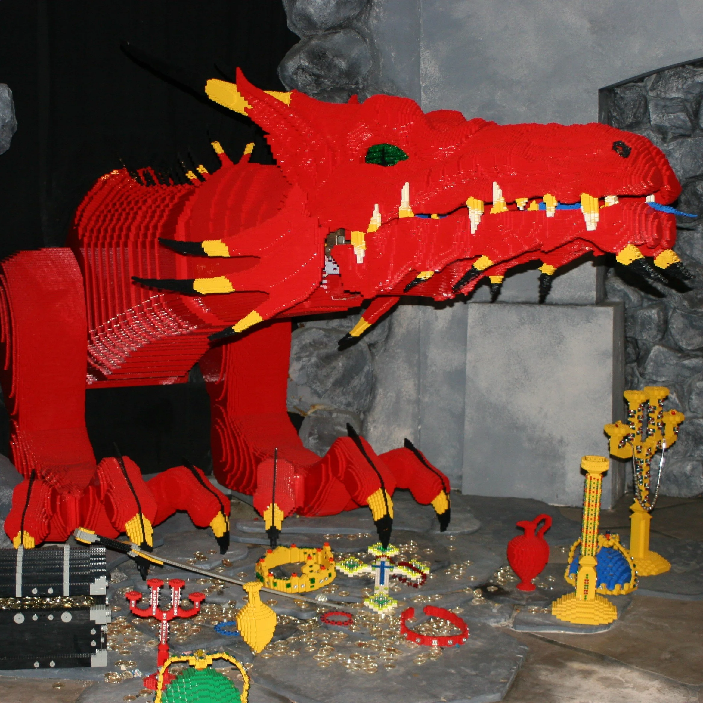 Details of the Dragon Coaster: Shining Some Light on a LEGOLAND Classic