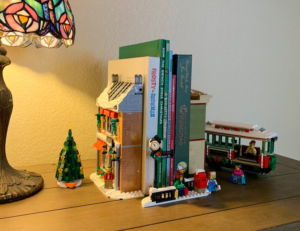 LEGO Winter Vilage Bookends - BrickNerd - 3.jpg
