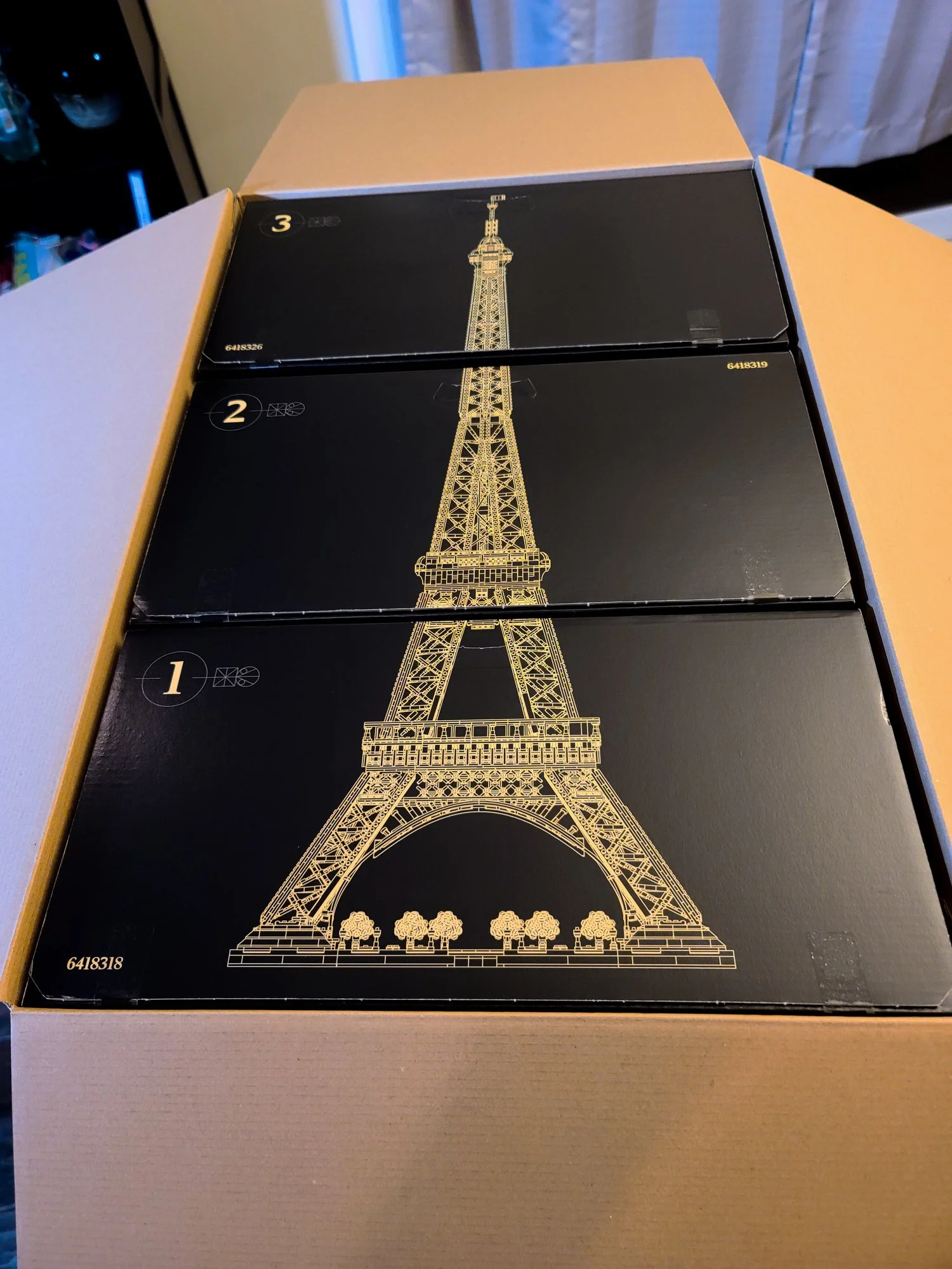 The LEGO UCS Christmas Tree: A Holiday Build Journal - BrickNerd - All ...