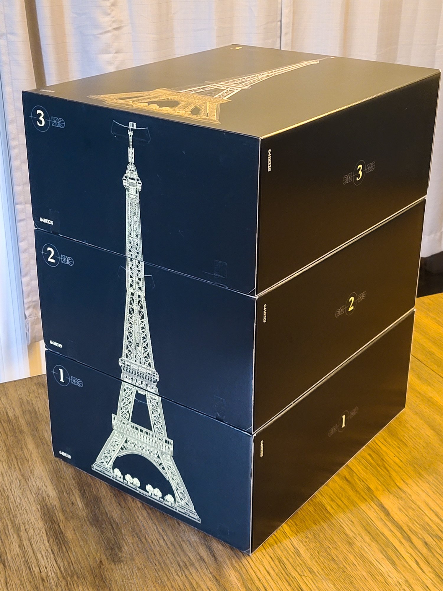 The LEGO UCS Christmas Tree: A Holiday Build Journal - BrickNerd - All ...