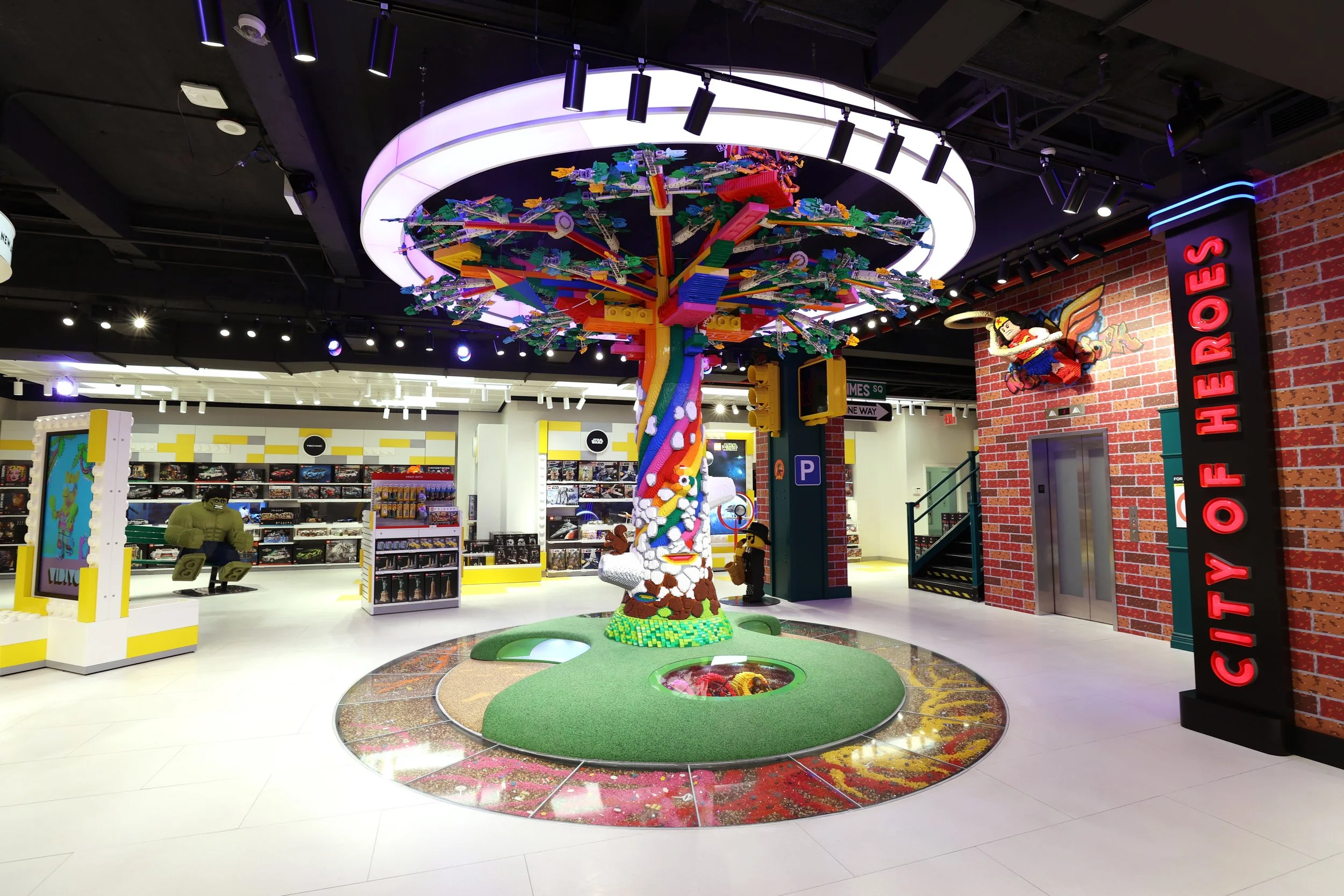 The LEGO(R) Store Flagship on Fifth 020.JPG