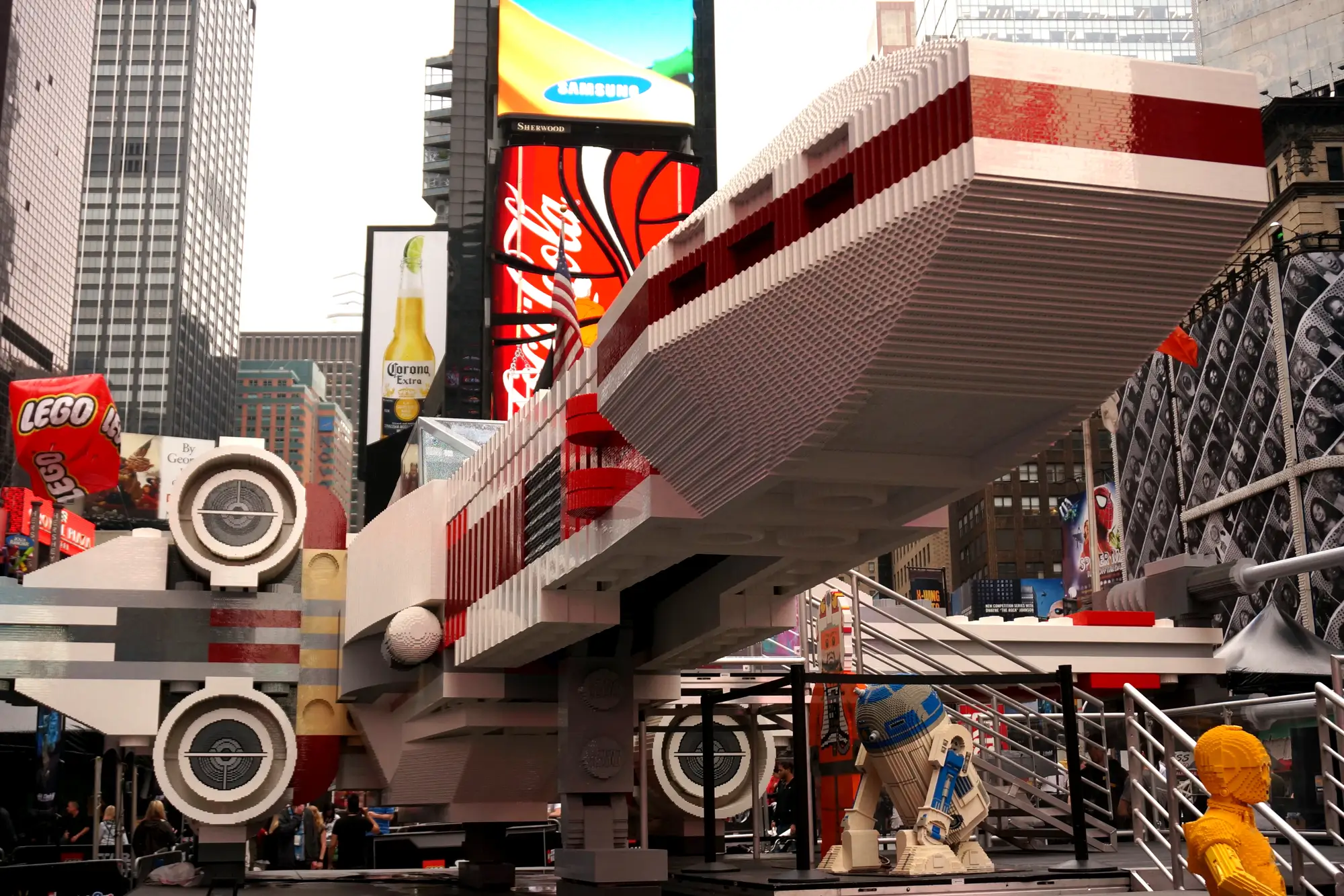 LEGO X-Wing Times Square 4.png
