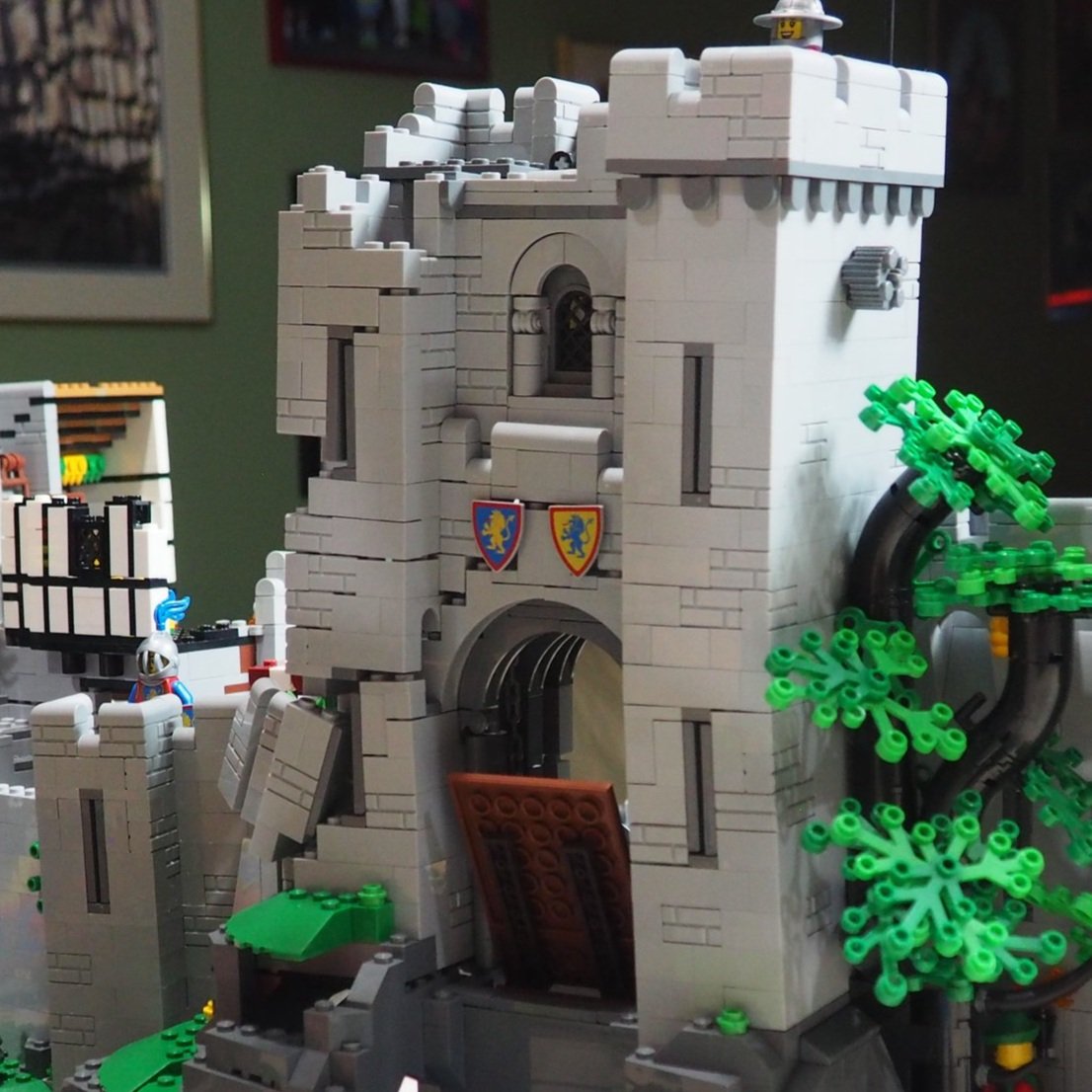 Castle Smashing: A Chunky Way to Pre-Sort a Set