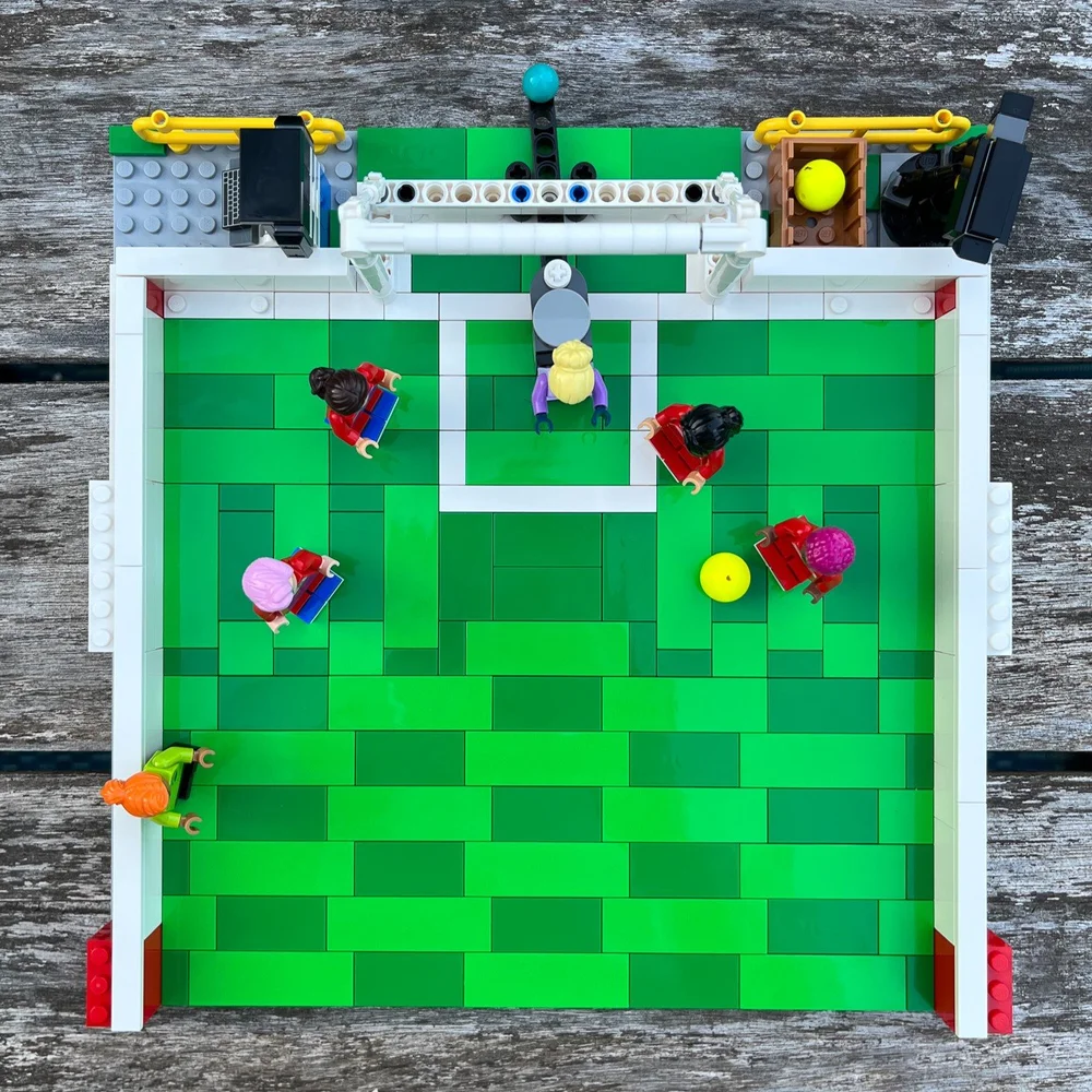 LEGO 40634 Icons of Play-34.jpg