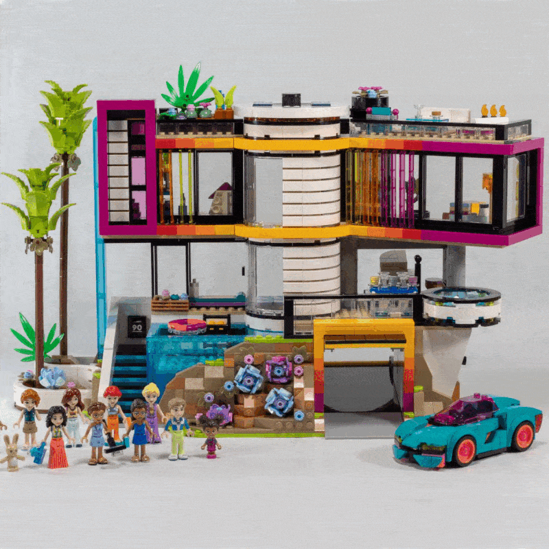 Looking for a Friend at the End of the (Cyberpunk) World