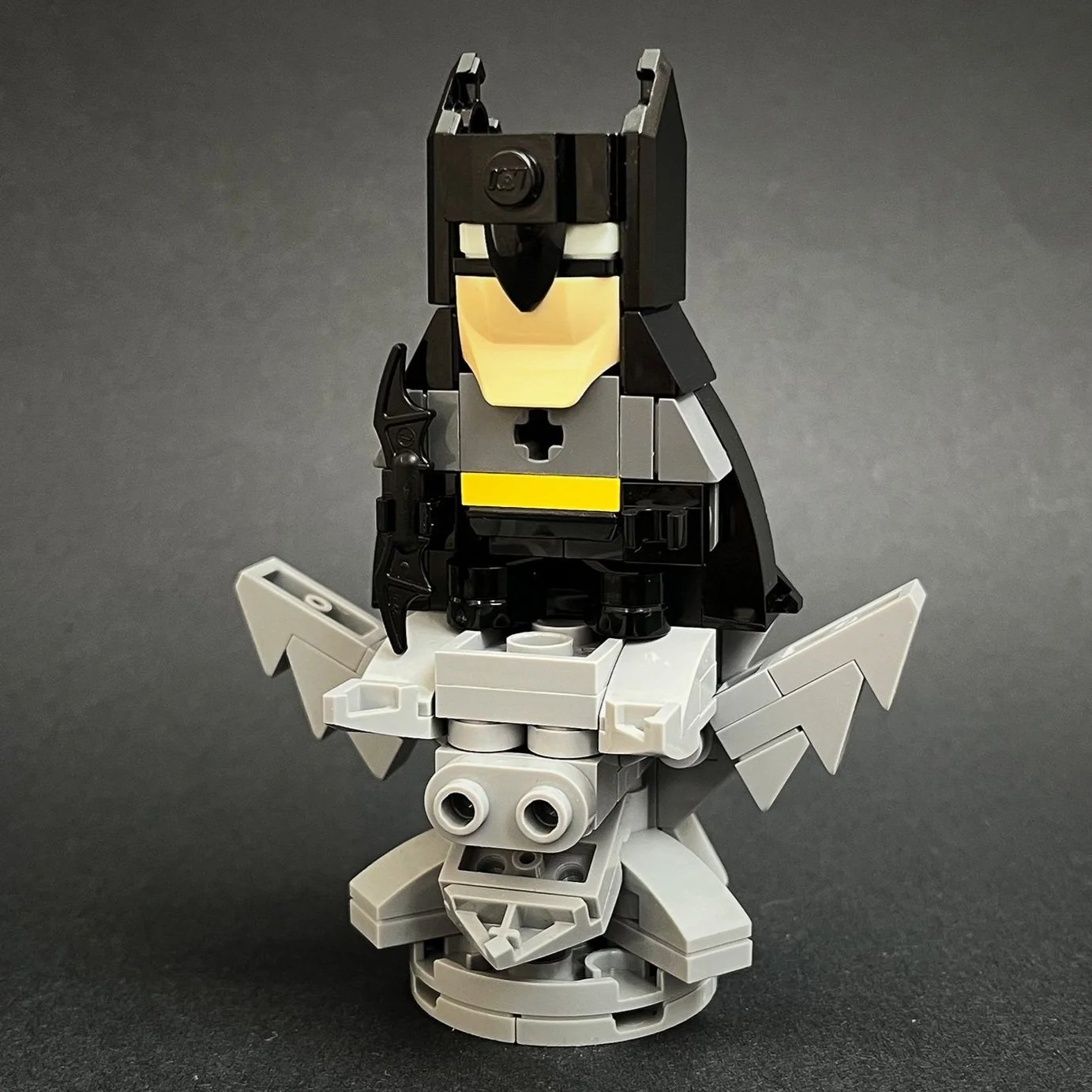 Quick Build #10: Batman and Gargoyle Statue