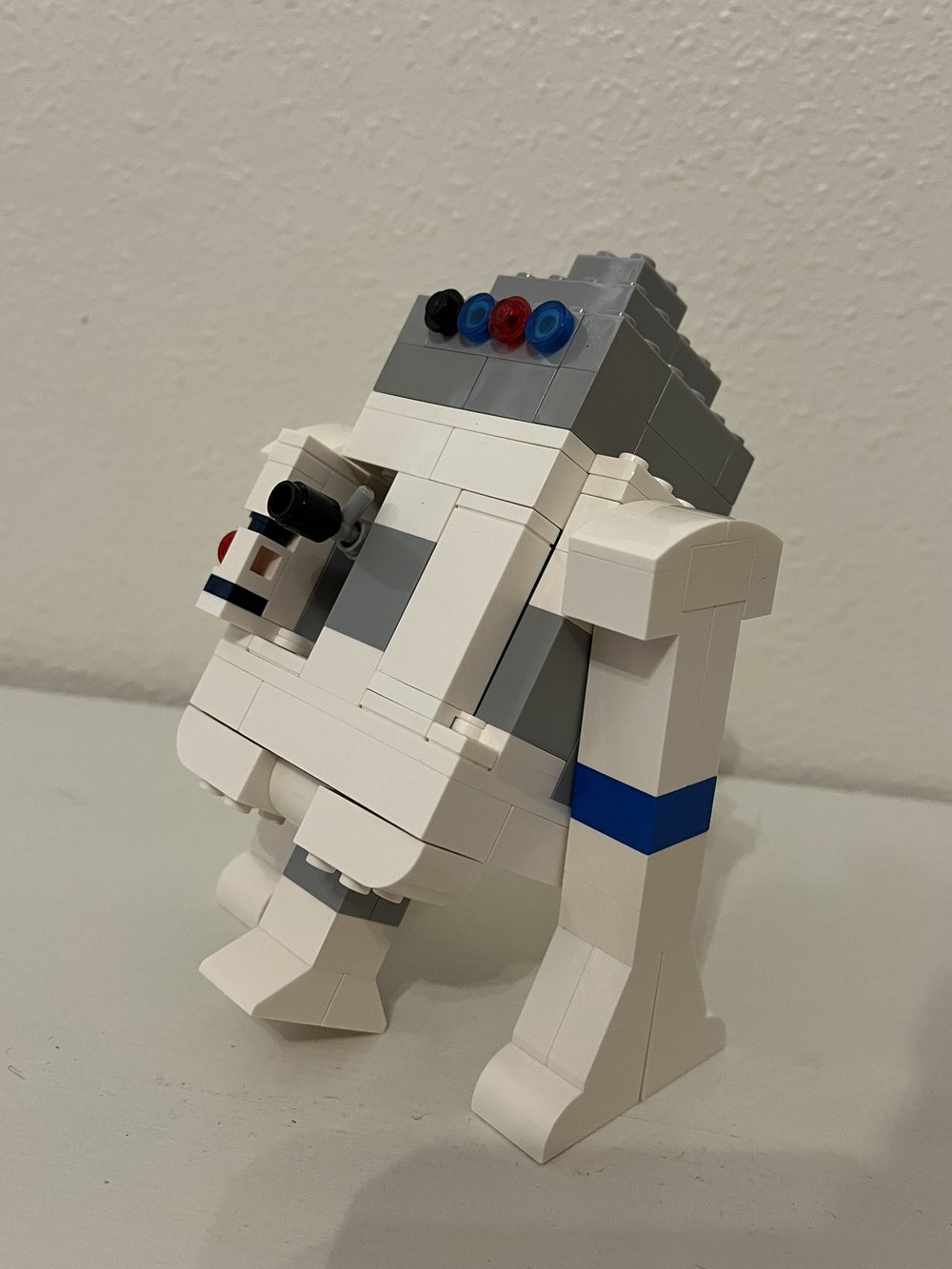 Nolan Simpson - R2-D2.jpeg