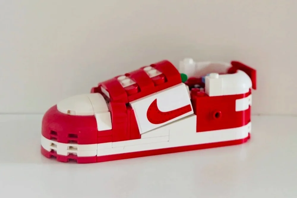 Nike+x+LEGO+-+BrickNerd+%2820%29.jpg