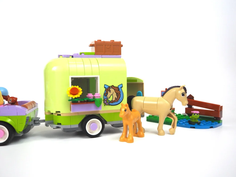 Horse Trailer4.JPG