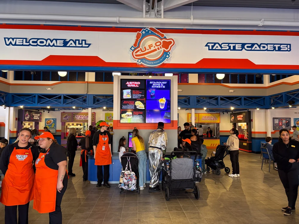 LEGOLAND Galaxy - BrickNerd - Photo 8 alt.jpg