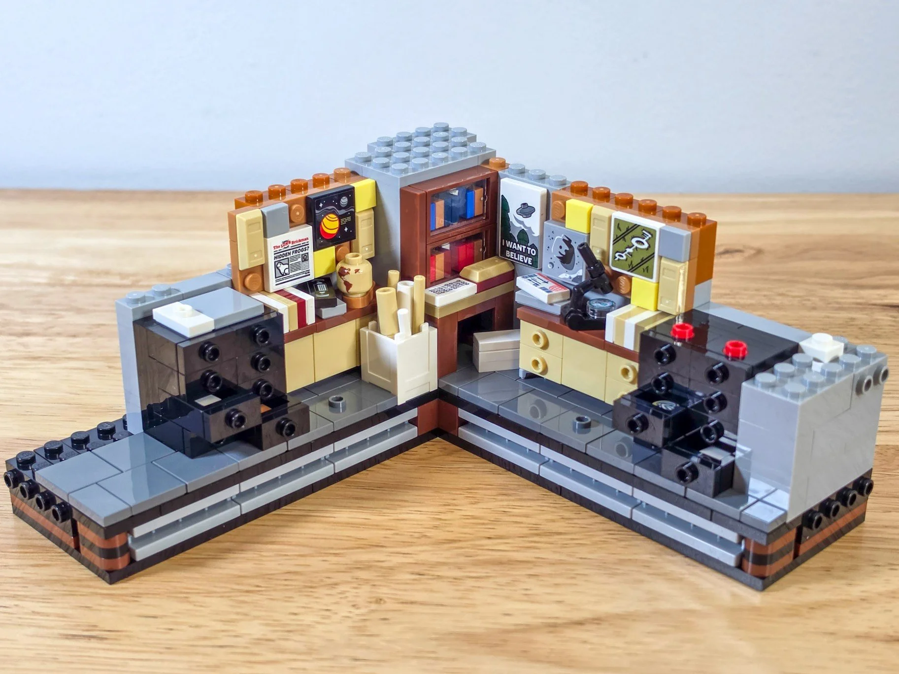LEGO Ideas 21369 X-Files - BrickNerd (40).jpg