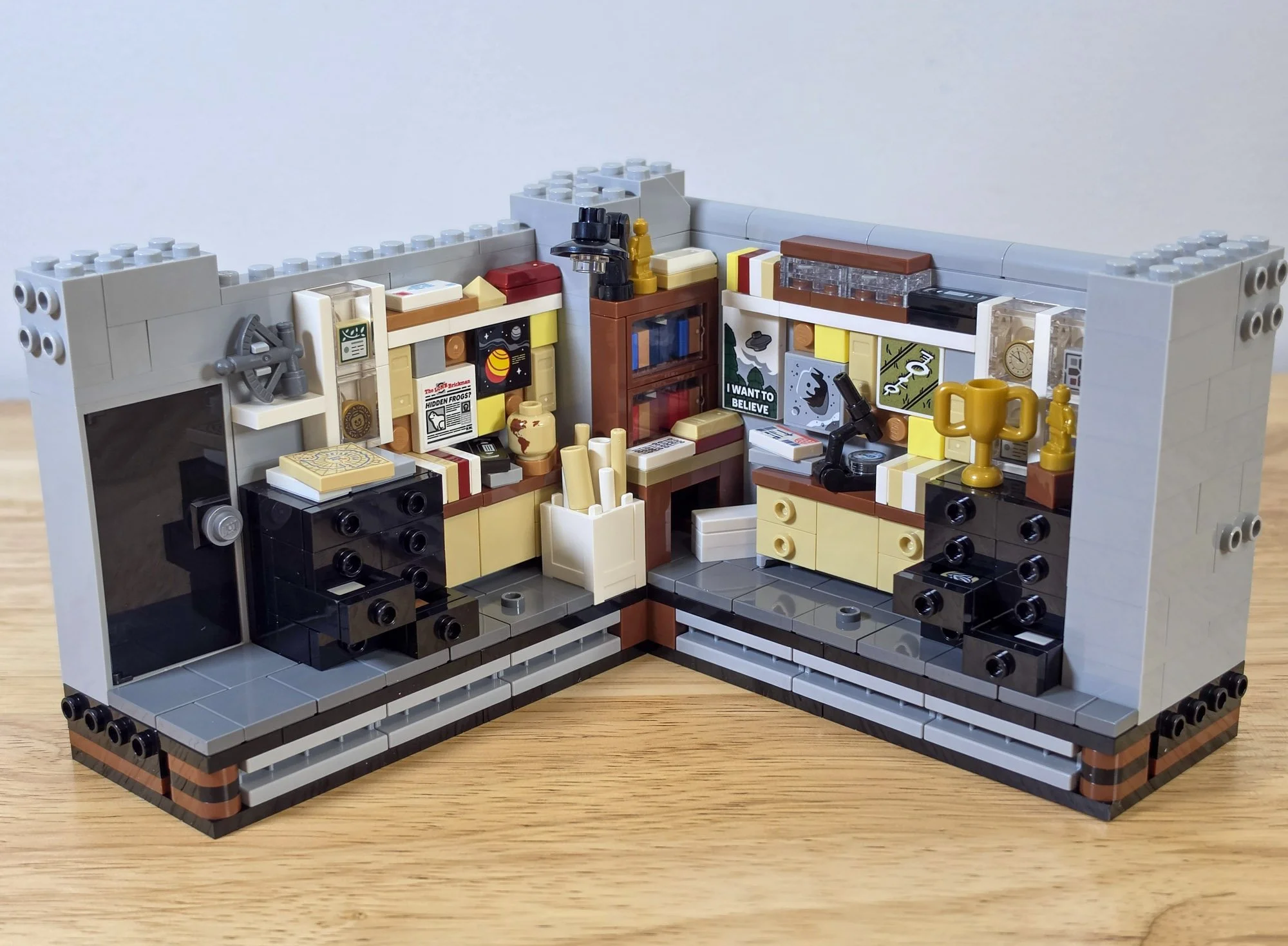 LEGO Ideas 21369 X-Files - BrickNerd (47).jpg