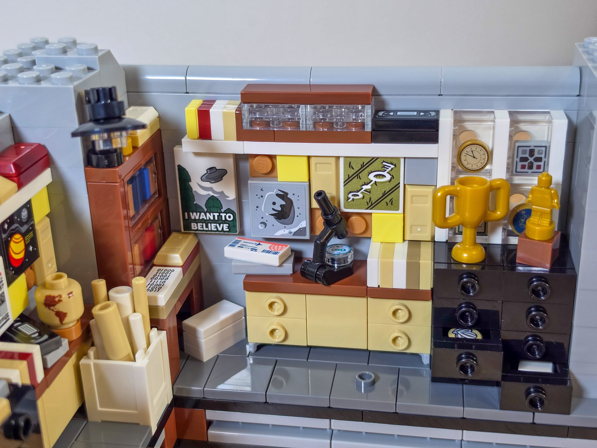 LEGO Ideas 21369 X-Files - BrickNerd (49).jpg