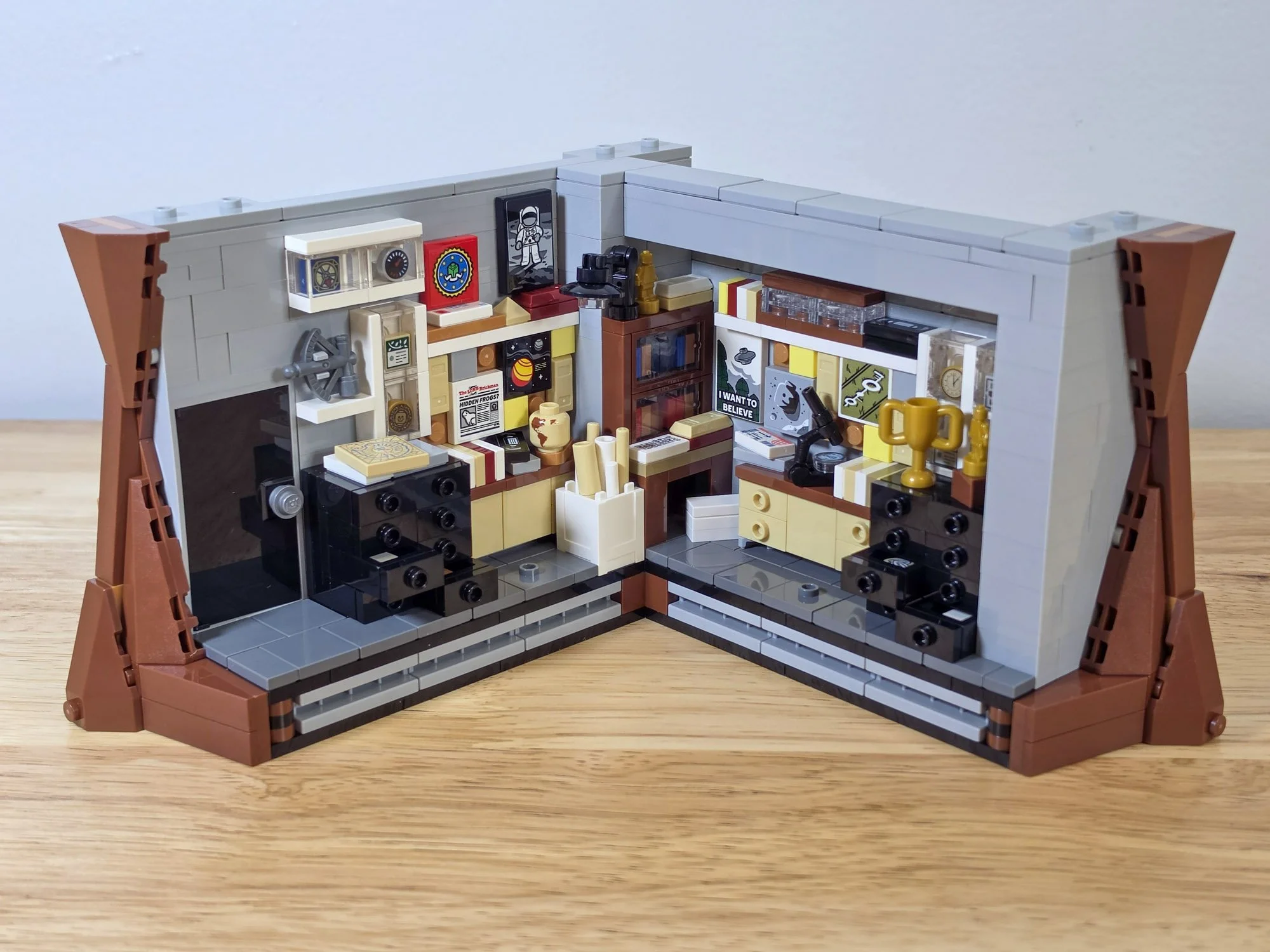LEGO Ideas 21369 X-Files - BrickNerd (57).jpg
