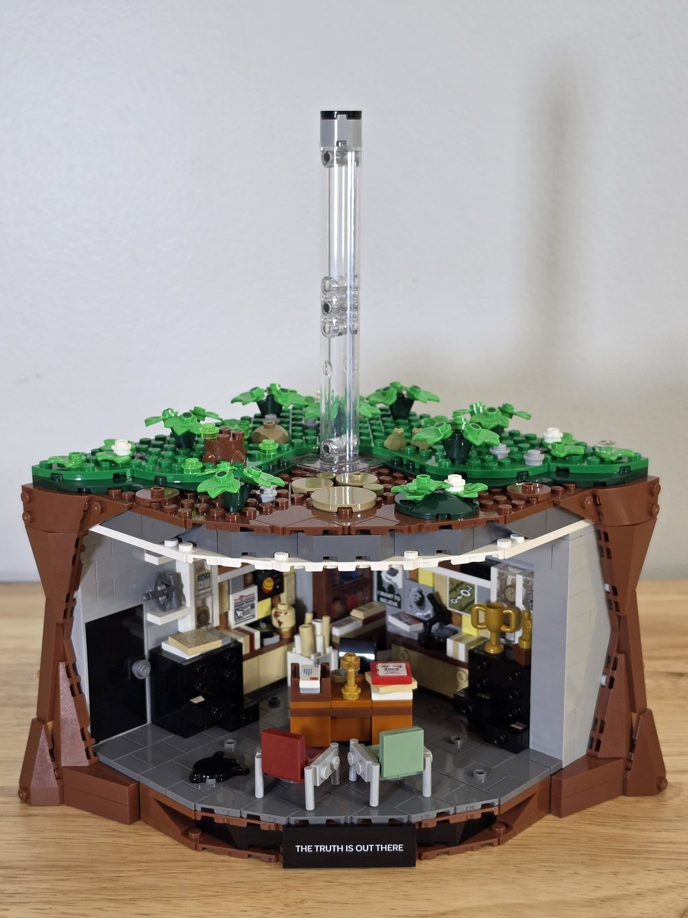 LEGO Ideas 21369 X-Files - BrickNerd (80).jpg