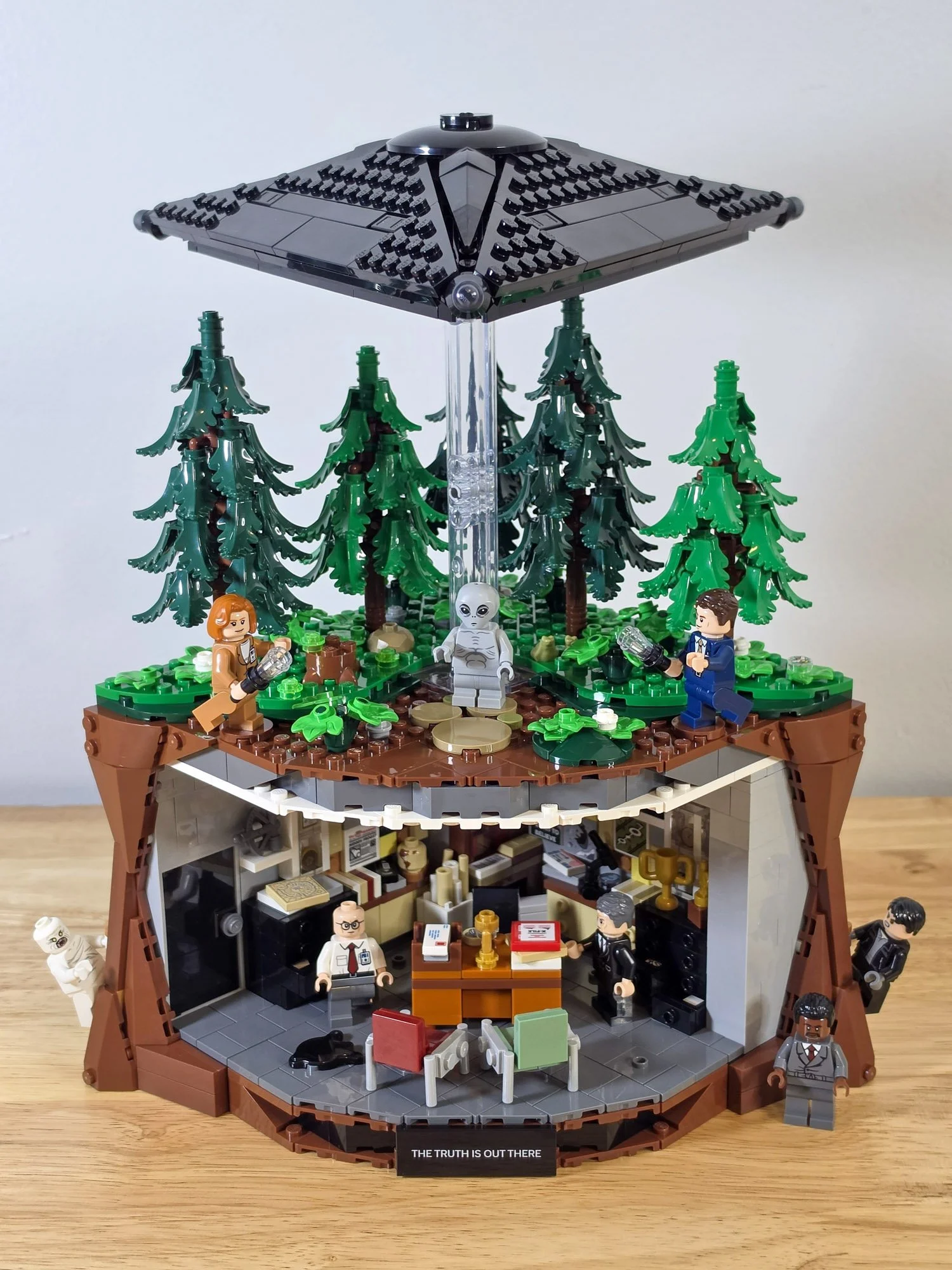 LEGO Ideas 21369 X-Files - BrickNerd (101).jpg