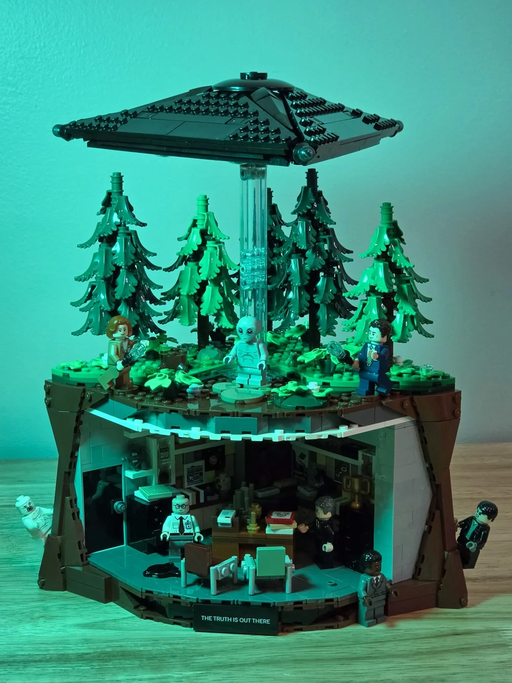 LEGO Ideas 21369 X-Files - BrickNerd (105).jpg